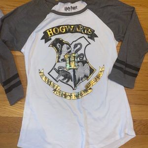 Juniors/Women’s  Small Harry Potter Hogwarts Shirt